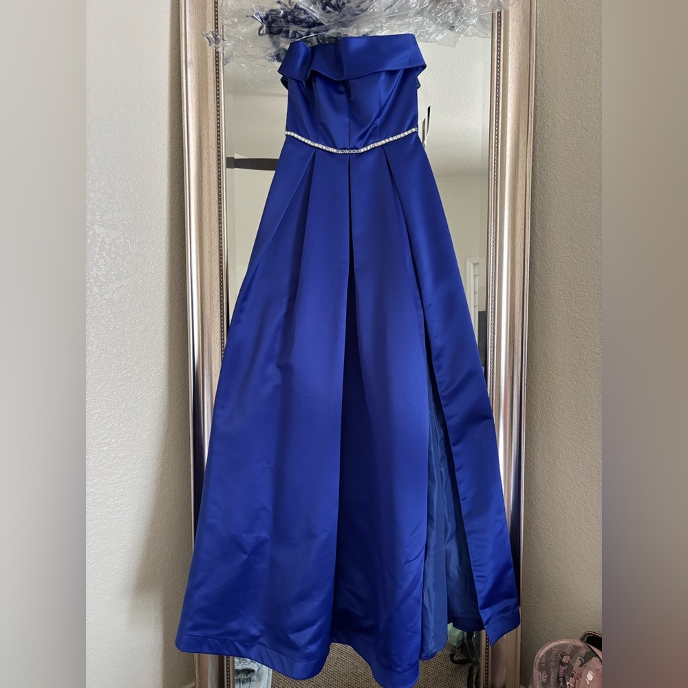 Elegant Strapless Blue Gown with Rhinestone Detail and Leg Slit